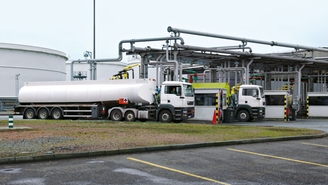 Ropný a plynárenský provoz s měřicími sestavami od společnosti Endress+Hauser pro nakládání a vykládání kapalin