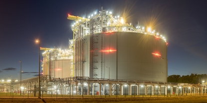 Měření hladiny v nádrži LNG v ropném a plynárenském průmyslu