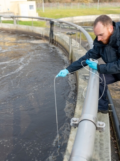 Měření pH pomocí přenosného přístroje Liquiline Mobile CML18