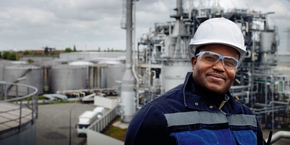Měření v nádržích v průmyslu zpracování ropy a plynu