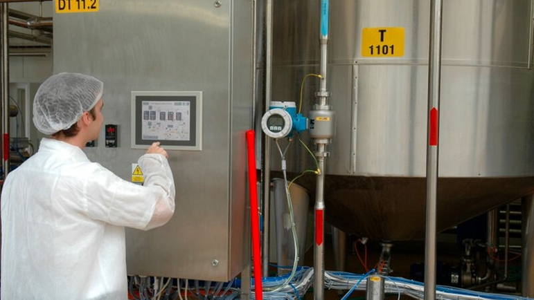 Měření hladiny nádrží v potravinářském a nápojovém průmyslu