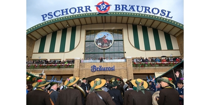 Festivalový stan Pschorr Bräurosl na Oktoberfestu v Mnichově