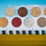 Potravinářské silo s ukázkovými ekologickými produkty, které lze skladovat