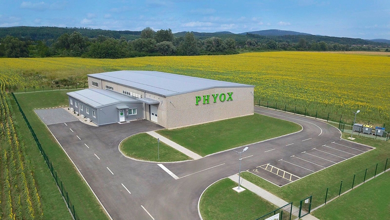 Sídlo společnosti Phyox d.d. se nachází v chorvatském městě Novska.